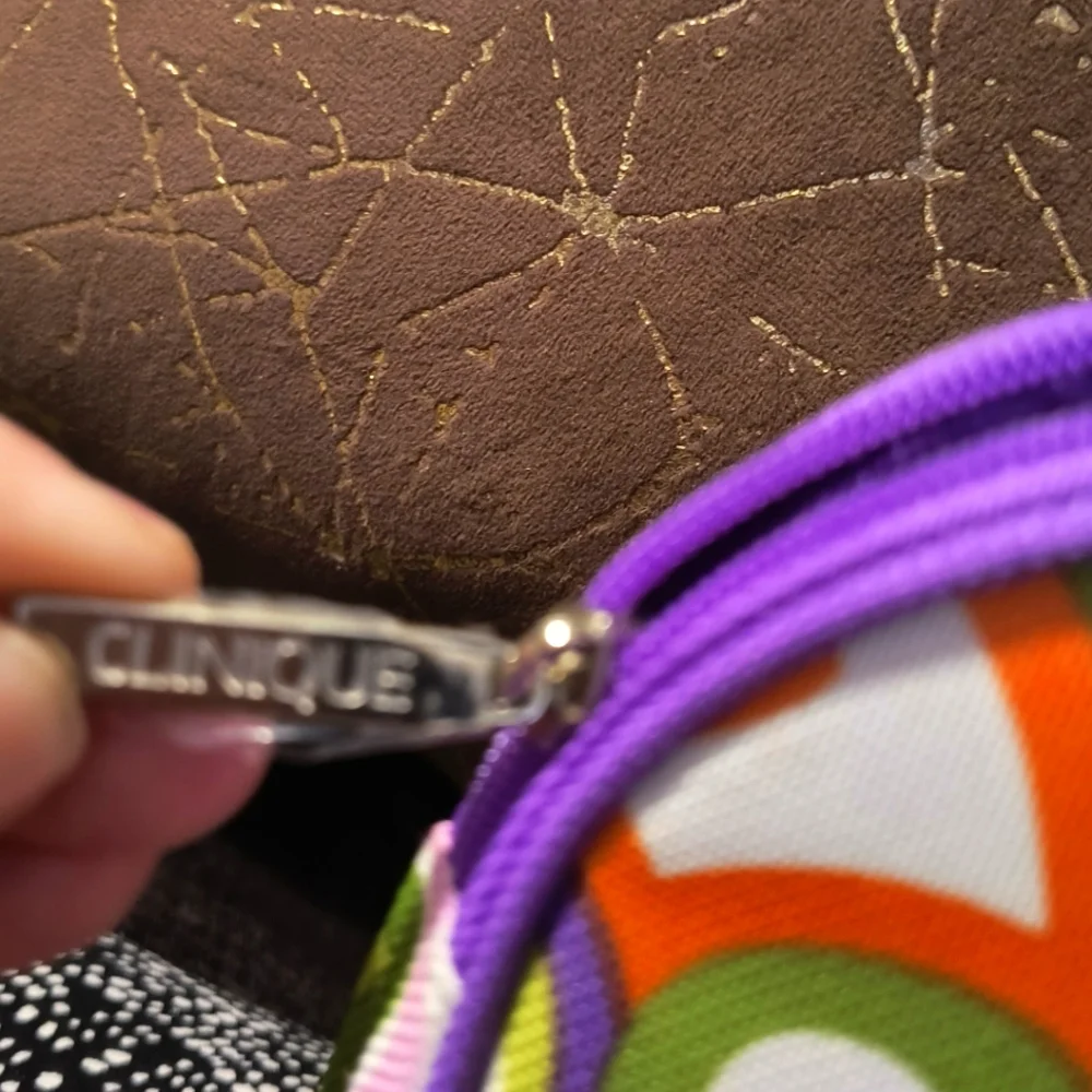 NWOT Clinique Make-up‎ bag with Mini - Picture 9 of 9